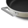 Kép 3/5 - SMEG MÉLY SERPENYŐ, 28 cm, edzett üveg fedél, rozsdamentes acél fogantyú, bézs