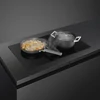Kép 2/5 - SMEG PÁRAELSZÍVÓVAL INTEGRÁLT INDUKCIÓS FŐZŐLAP, Classica design, 83x52 cm, design rács, matt fekete üveg