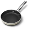 SMEG SERPENYŐ, 20 cm, rozsdamentes acél fogantyú, matt bézs