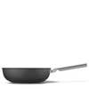 Kép 1/5 - SMEG WOK SERPENYŐ, 30 cm, rozsdamentes acél fogantyú, fekete