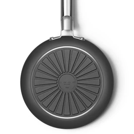 SMEG SERPENYŐ, 24 cm, rozsdamentes acél fogantyú, matt fekete