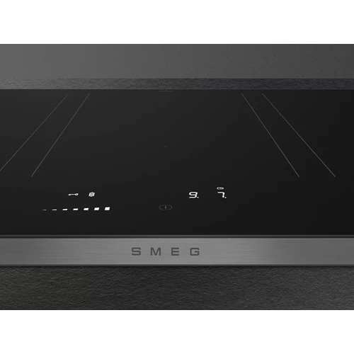 SMEG INDUKCIÓS FŐZŐLAP, Isola design, Alta kollekció, 90 cm, 6 főzőzóna, 3 MultiZone, fekete üveg/inox