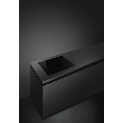 SMEG INDUKCIÓS FŐZŐLAP, Universal design, 60 cm, 4 főzőzóna, 2 MultiZone híd zóna, egyenes él, fekete üveg
