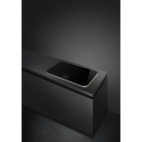SMEG PÁRAELSZÍVÓVAL INTEGRÁLT INDUKCIÓS FŐZŐLAP, Isola design, Alta Pro kollekció, 83x52 cm, TFT, fekete üveg/inox