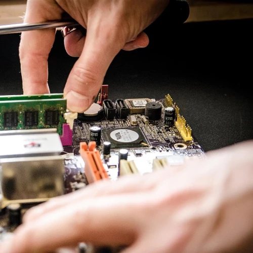 Saját belföldi szervizhálózat